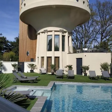 Oscar Niemeyer Love hotel