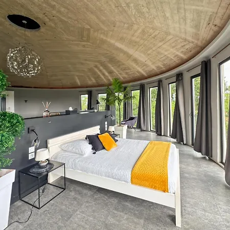 Inside Dombes 3*