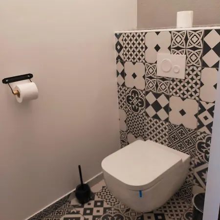 Inside Dombes Треву