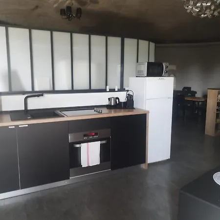 Inside Dombes Треву
