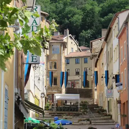 Bed & Breakfast Inside Dombes 3*